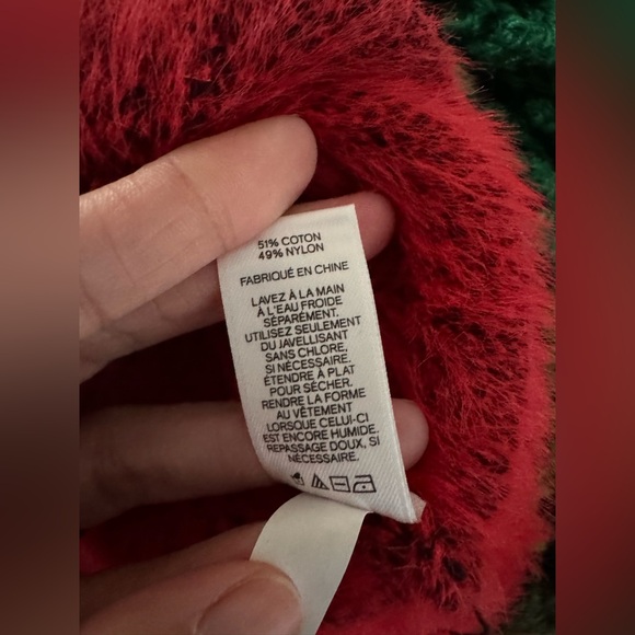 NWT Express Buffalo Plaid Sweater
Slouchy Christmas Size L - Picture 8 of 8